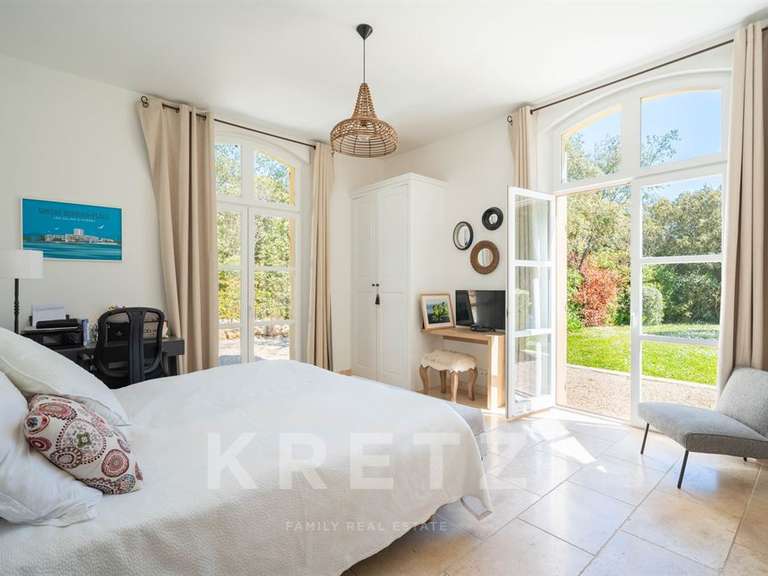 Maison Saint-Marc-Jaumegarde - 4 chambres - 222m²