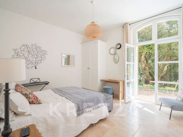 Maison Saint-Marc-Jaumegarde - 4 chambres - 222m²