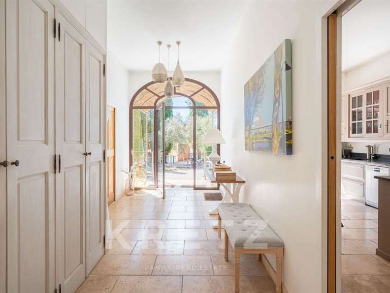 Maison Saint-Marc-Jaumegarde - 4 chambres - 222m²