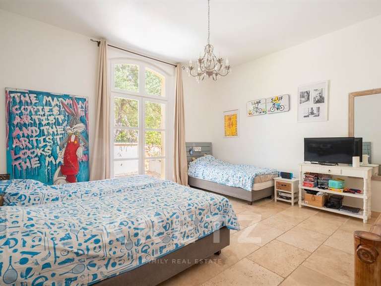Maison Saint-Marc-Jaumegarde - 4 chambres - 222m²