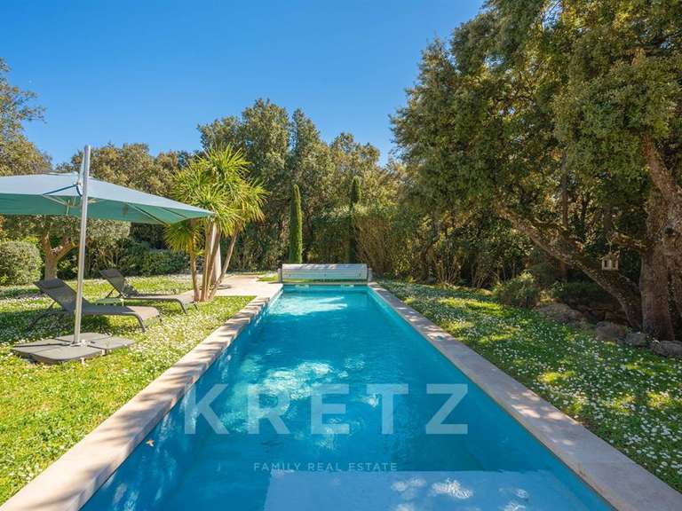 Maison Saint-Marc-Jaumegarde - 4 chambres - 222m²