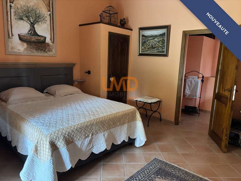 Maison Saint-Marc-Jaumegarde - 5 chambres - 240m²