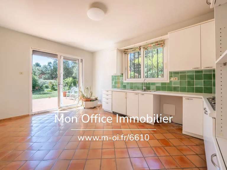 Maison Saint-Marc-Jaumegarde - 5 chambres - 334m²