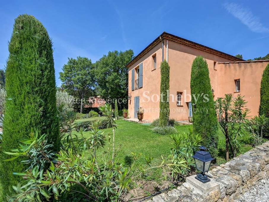 House Saint-Marc-Jaumegarde