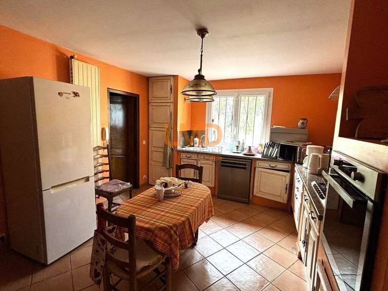 Maison Saint-Marc-Jaumegarde - 5 chambres - 240m²
