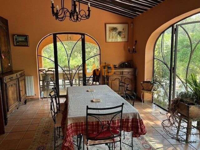 Maison Saint-Marc-Jaumegarde - 5 chambres - 240m²