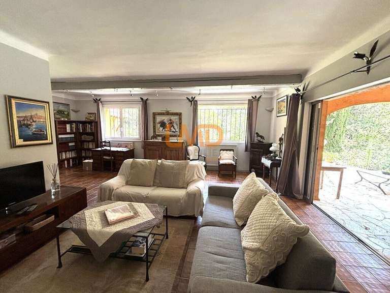 Maison Saint-Marc-Jaumegarde - 5 chambres - 240m²