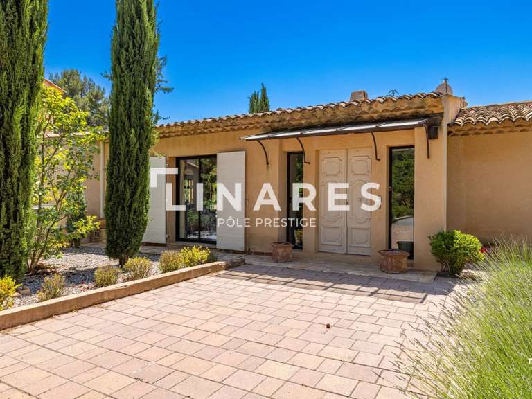 Maison Saint-Marc-Jaumegarde - 7 chambres - 457m²