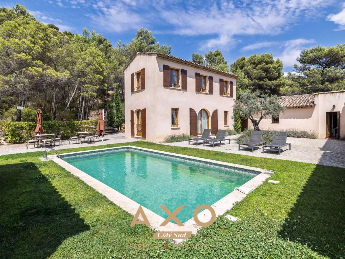Maison Saint-Marc-Jaumegarde