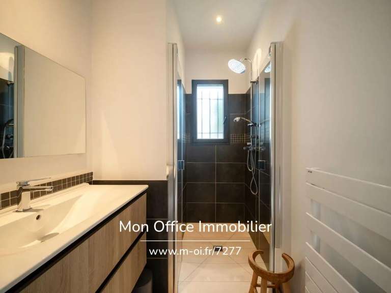 Maison Saint-Marc-Jaumegarde - 4 chambres - 240m²