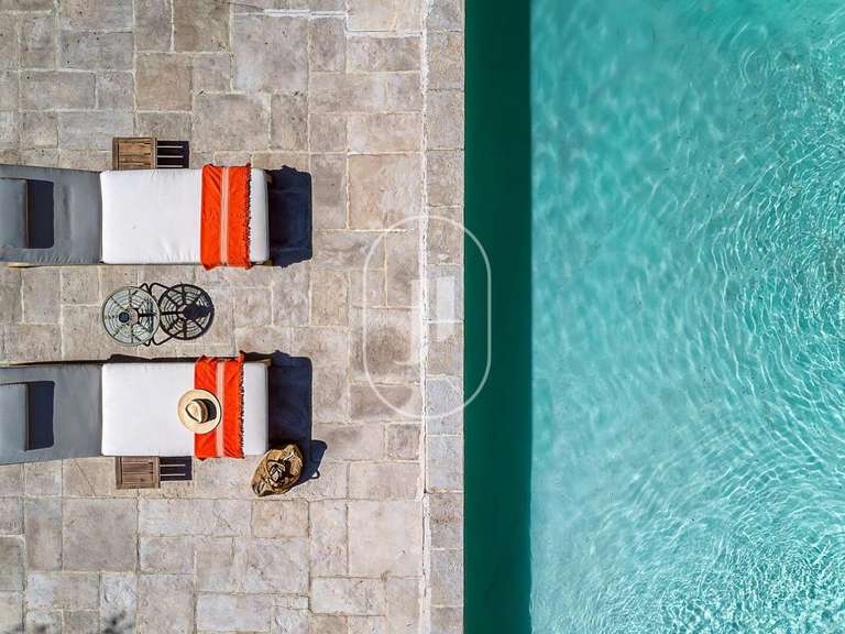 Villa Saint-Marc-Jaumegarde - 6 bedrooms - 300m²