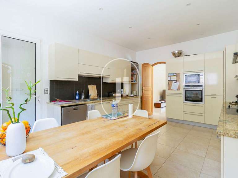 Villa Saint-Marc-Jaumegarde - 6 bedrooms - 300m²