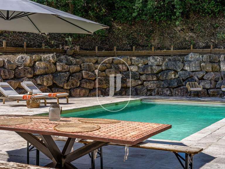 Villa Saint-Marc-Jaumegarde - 6 bedrooms - 300m²