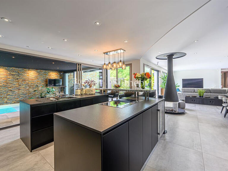 House Saint-Marc-sur-Mer - 4 bedrooms - 340m²
