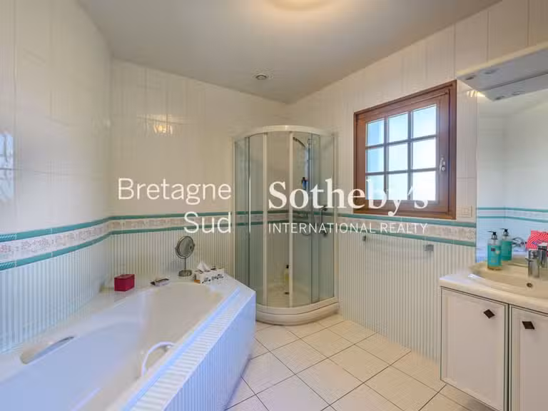 Propriété Saint-marc-sur-mer - 4 chambres - 208m²