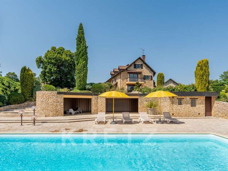 Maison Saint-Marcel-Bel-Accueil - 6 chambres - 415m²