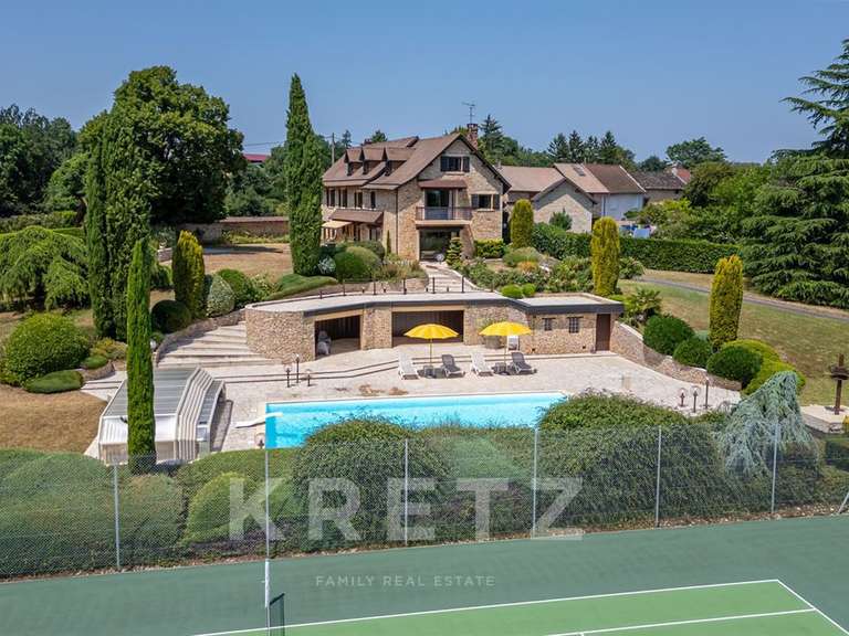 Maison Saint-Marcel-Bel-Accueil - 6 chambres - 415m²