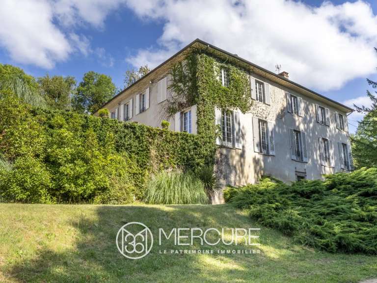 Maison Saint-Marcellin - 8 chambres - 739m²