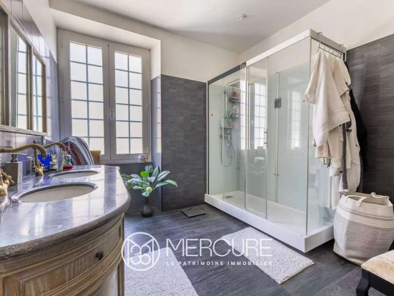 Maison Saint-Marcellin - 8 chambres - 739m²