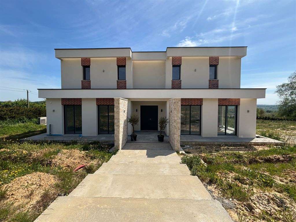 House Saint-Martin-aux-Chartrains