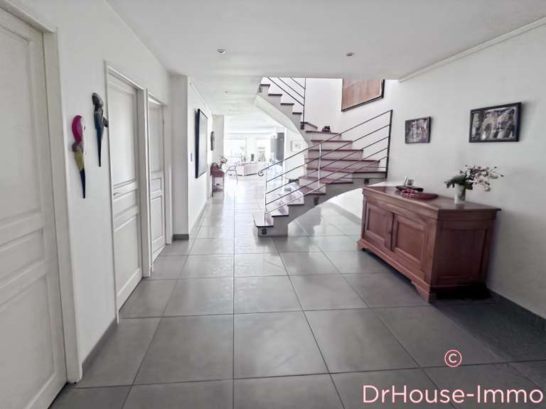 Villa Saint-Martin-Belle-Roche - 4 chambres - 210m²