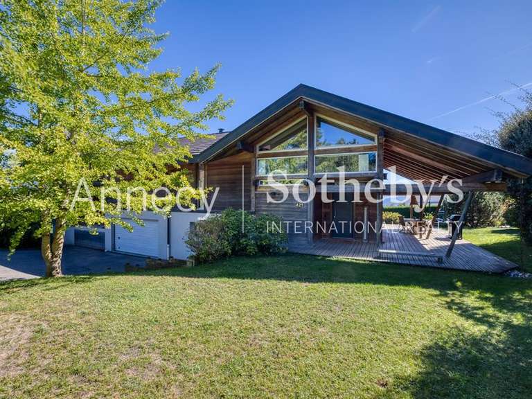 Maison Saint-Martin-Bellevue - 5 chambres - 340m²