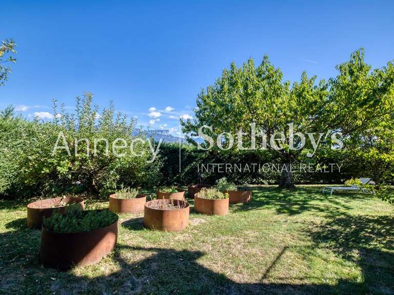Maison Saint-Martin-Bellevue - 5 chambres - 340m²
