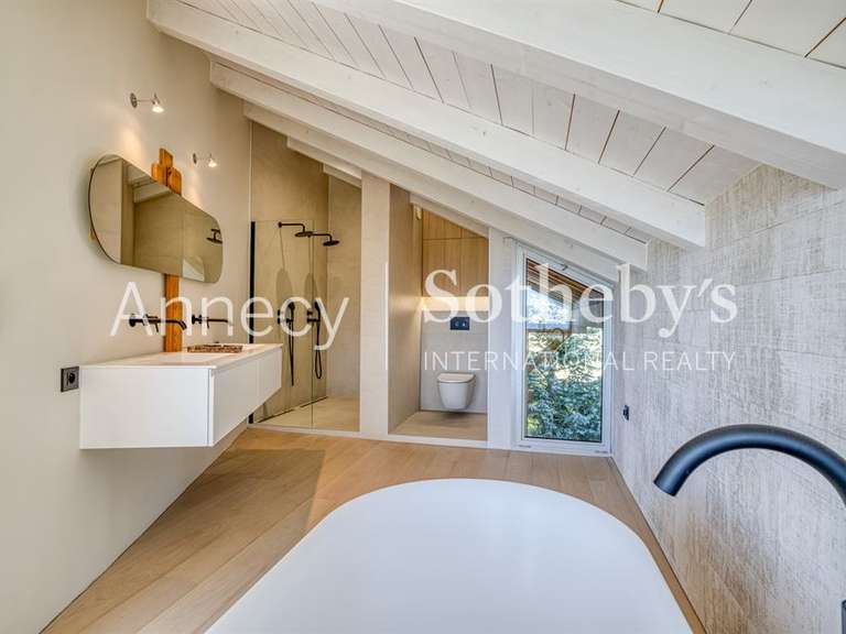 Maison Saint-Martin-Bellevue - 5 chambres - 340m²