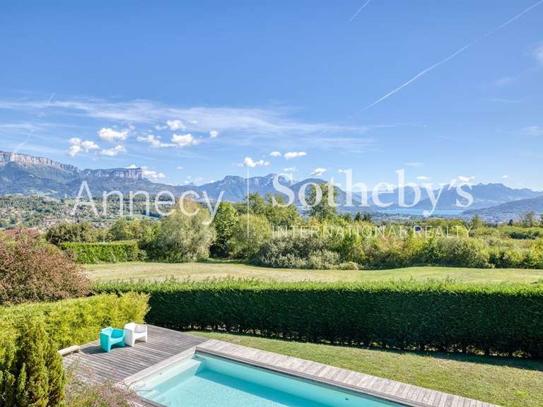 Maison Saint-Martin-Bellevue - 5 chambres - 340m²