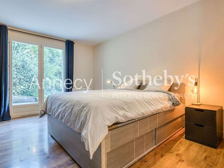 Maison Saint-Martin-Bellevue - 3 chambres - 235m²