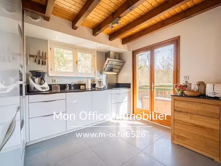 Maison Saint-Martin-Bellevue - 4 chambres - 130m²
