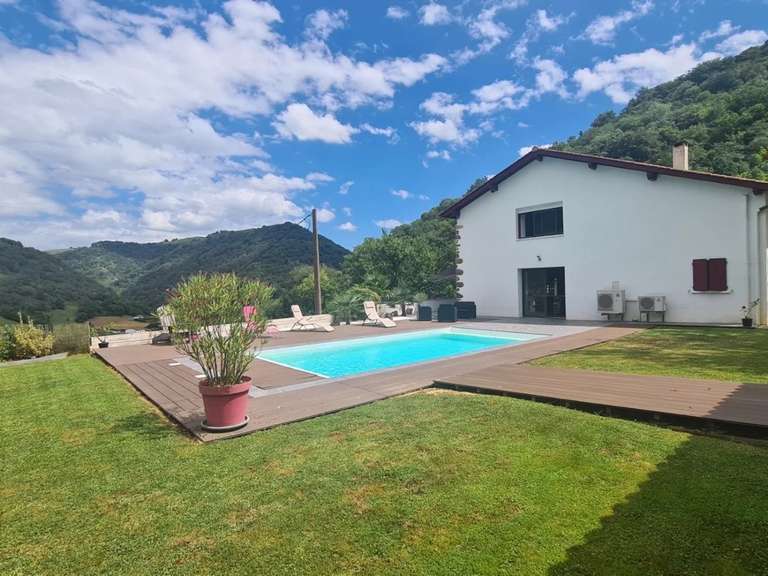 Maison Saint-Martin-d'Arrossa - 4 chambres - 240m²