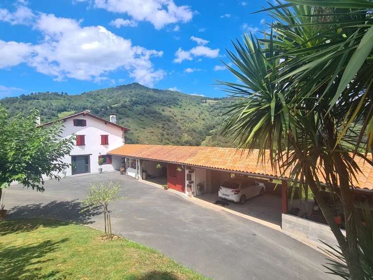 Maison Saint-Martin-d'Arrossa - 4 chambres - 240m²