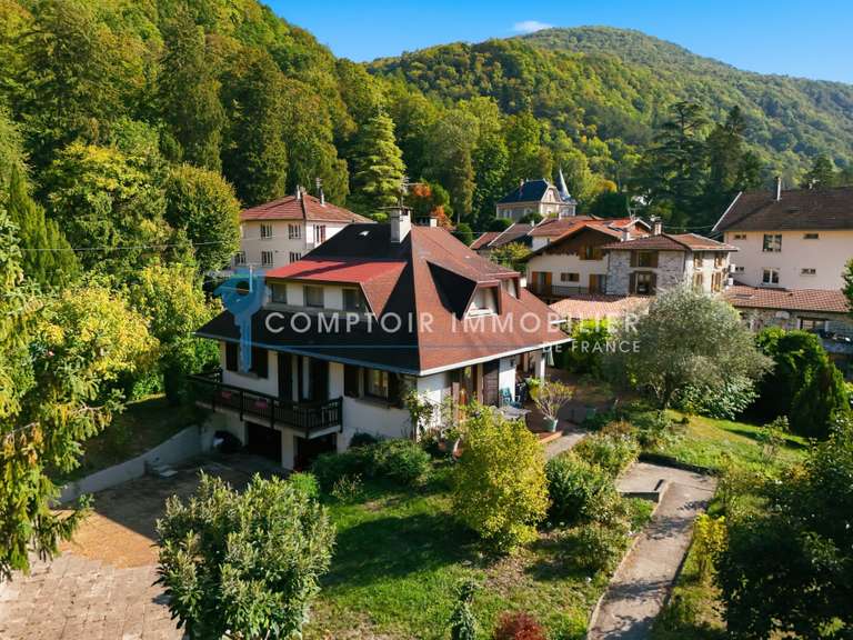 Maison Saint-Martin-d'Hères - 6 chambres - 175m²