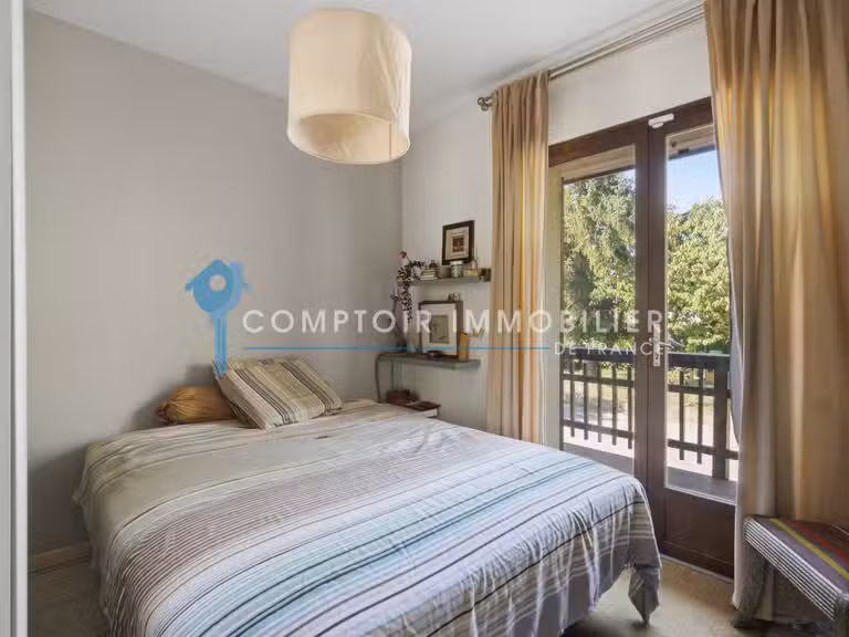 Maison Saint-Martin-d'Hères - 6 chambres - 175m²