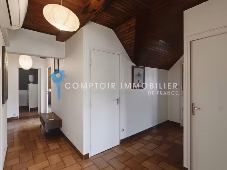 Maison Saint-Martin-d'Hères - 6 chambres - 175m²