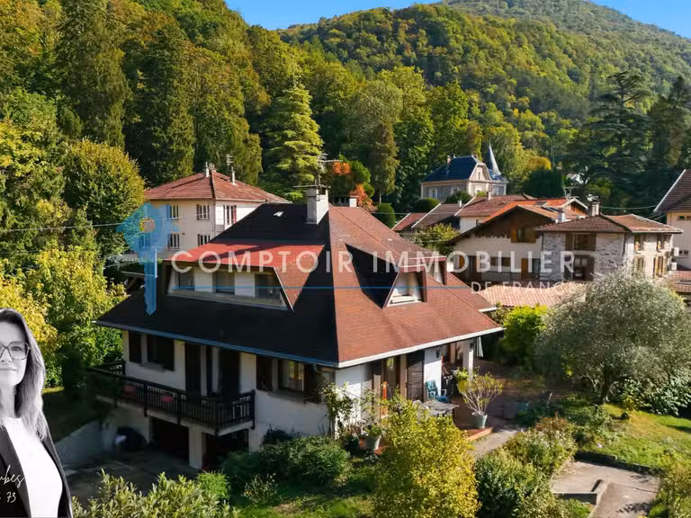 Maison Saint-Martin-d'Hères - 6 chambres - 175m²