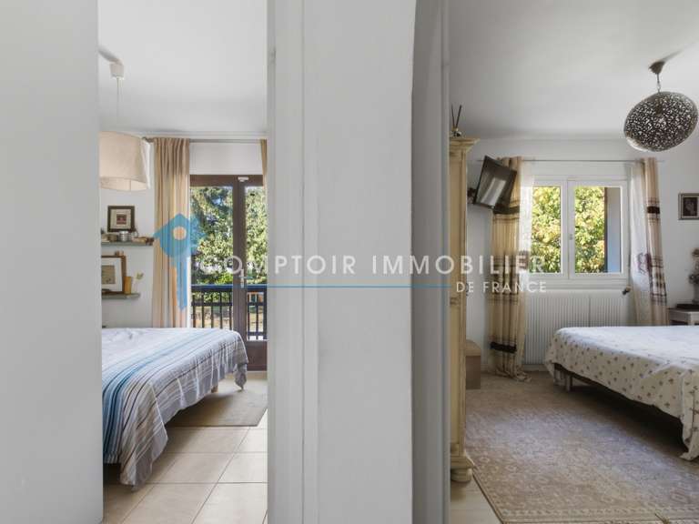 Maison Saint-Martin-d'Hères - 6 chambres - 175m²