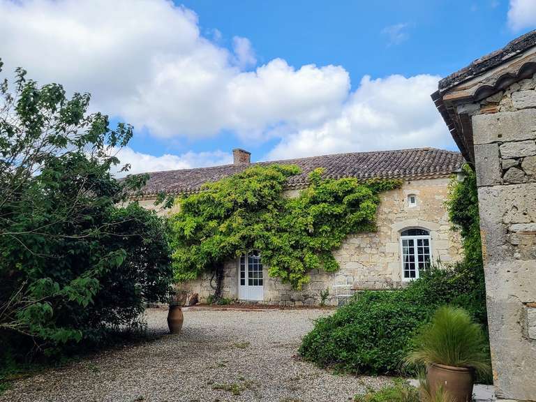 Propriété Saint-Martin-de-Beauville - 6 chambres - 490m²