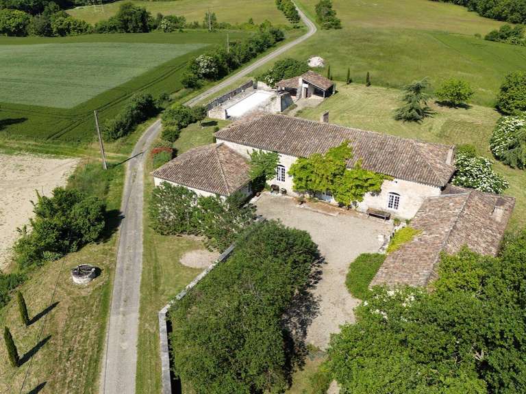 Propriété Saint-Martin-de-Beauville - 6 chambres - 490m²