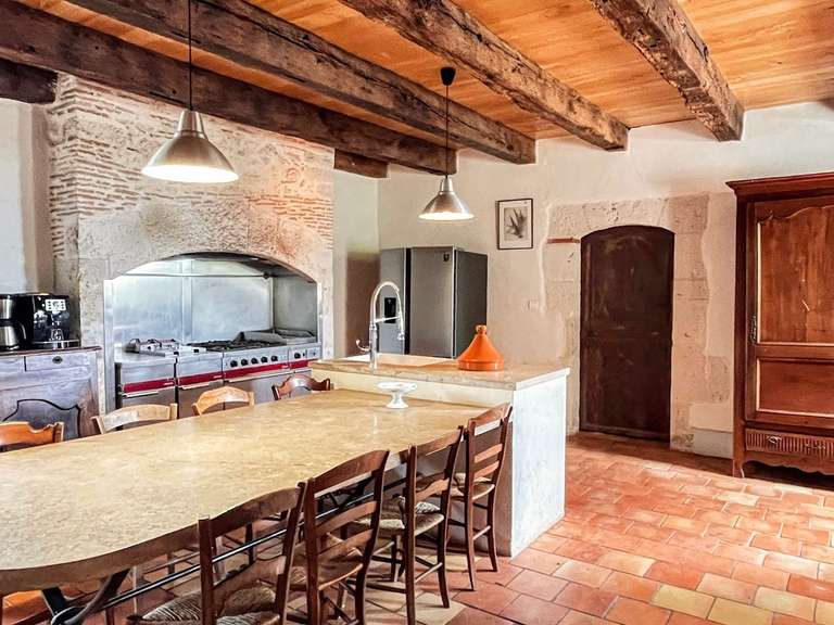 Propriété Saint-Martin-de-Beauville - 6 chambres - 490m²