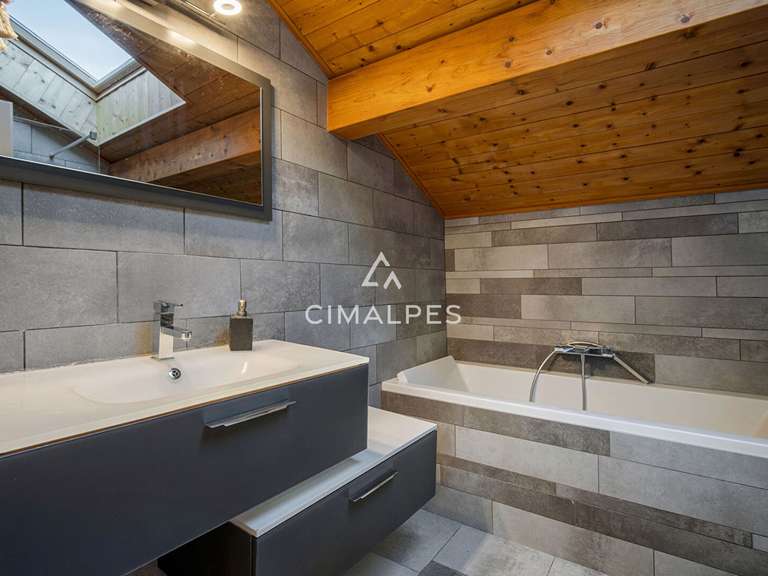 Maison Saint-Martin-de-Belleville - 7 chambres - 189m²