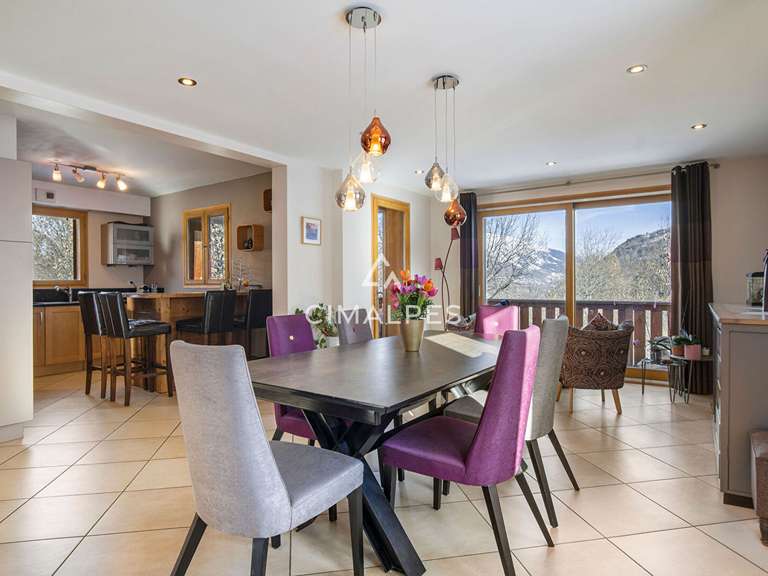 Maison Saint-Martin-de-Belleville - 7 chambres - 189m²