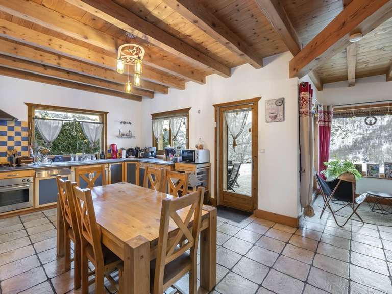 Maison Saint-Martin-de-Belleville - 4 chambres - 185m²