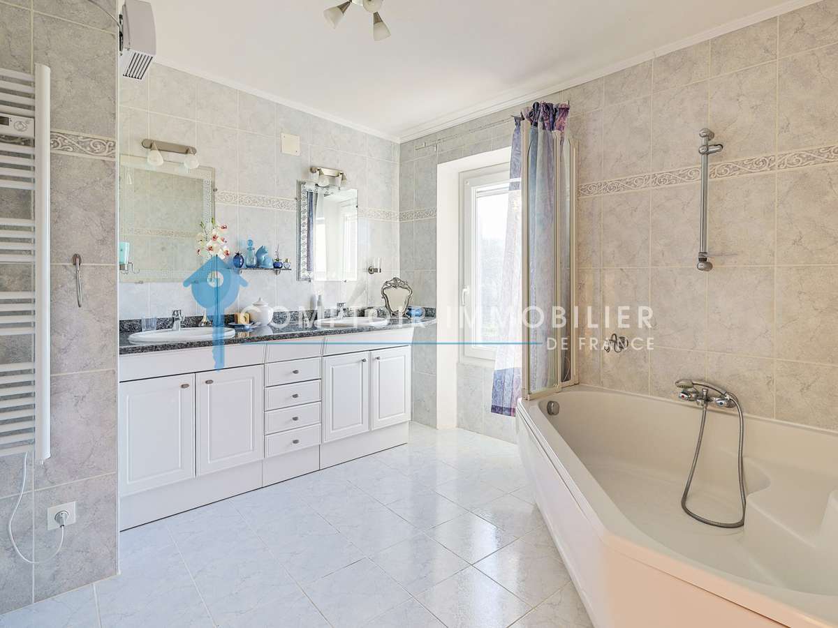 House Saint-Martin-de-Castillon