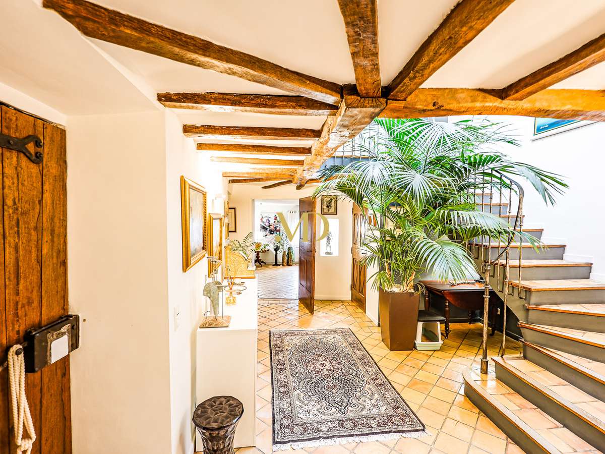 House Saint-Martin-de-Castillon