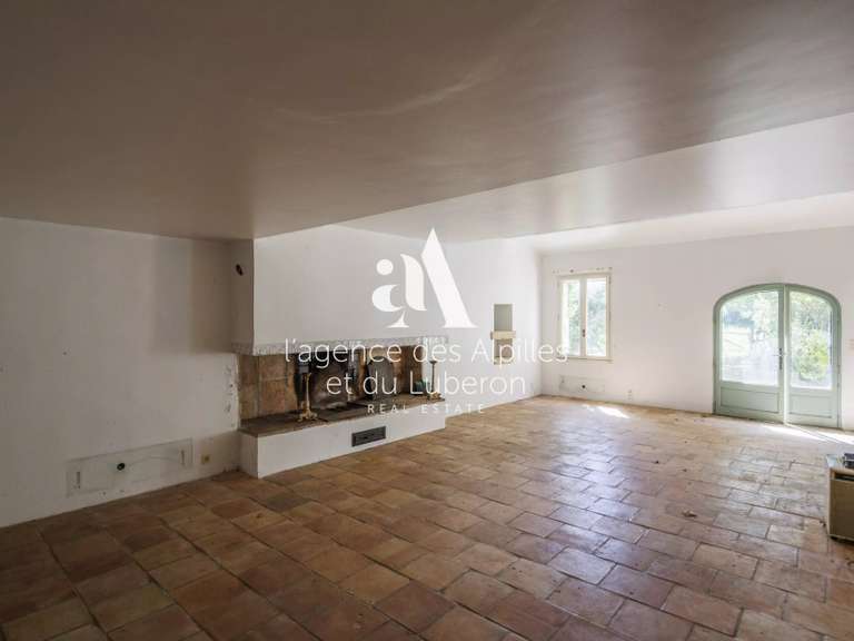 Maison Saint-Martin-de-Crau - 452m²