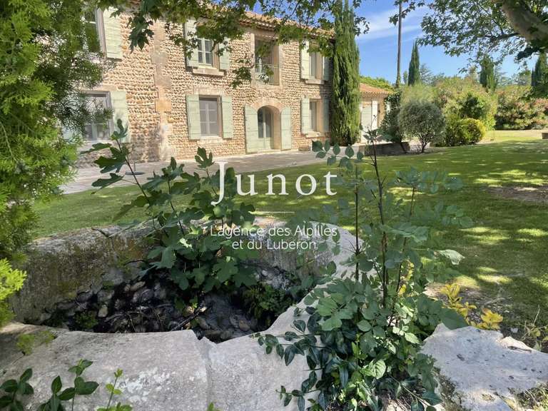 Maison Saint-Martin-de-Crau - 452m²