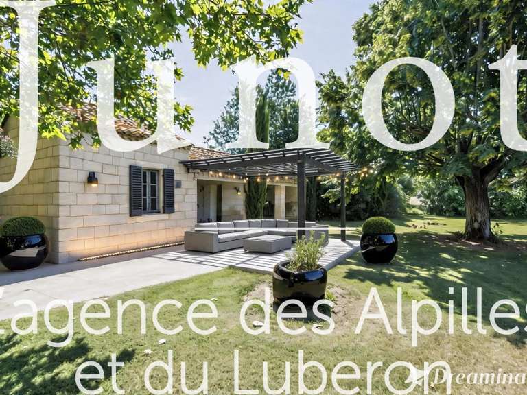 Maison Saint-Martin-de-Crau - 452m²