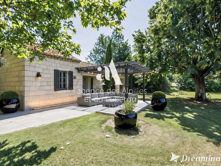 Maison Saint-Martin-de-Crau - 452m²